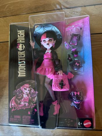 Poupée Monster High Draculora sac rose Neuf