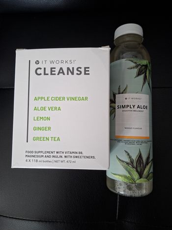 Lot 1 cleanse + 1 simply aloe