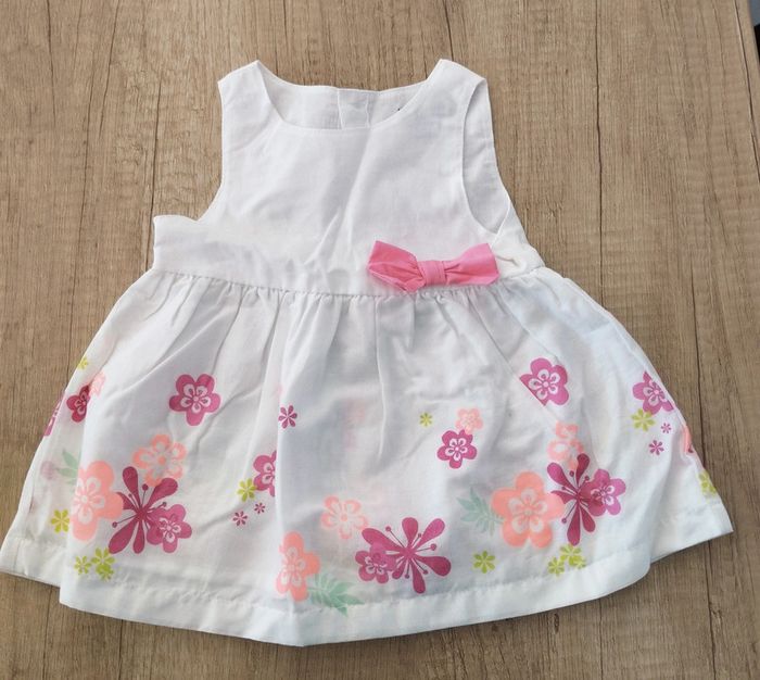 Robe été fille blanche et rose taille 1 mois Kiabi