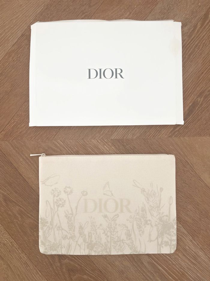 🌟 Pochette, trousse Dior neuf beige à motifs avec emballage