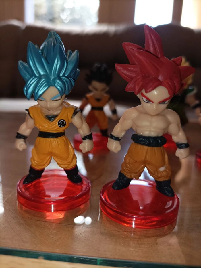 Lot de 5 figurines Dragon Ball Z Super sur socle Goku SSGod Broly SS2 SSblue Goku SSblue Gohan - photo numéro 3