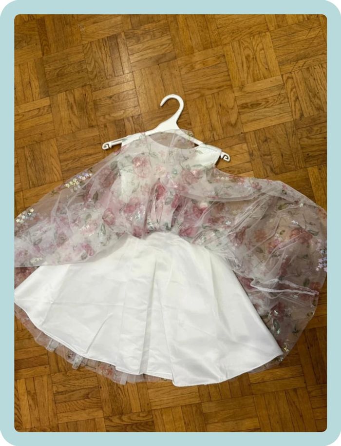 Robe rose et blanche - photo numéro 3