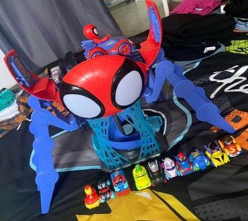 Maison de Spiderman et véhicules