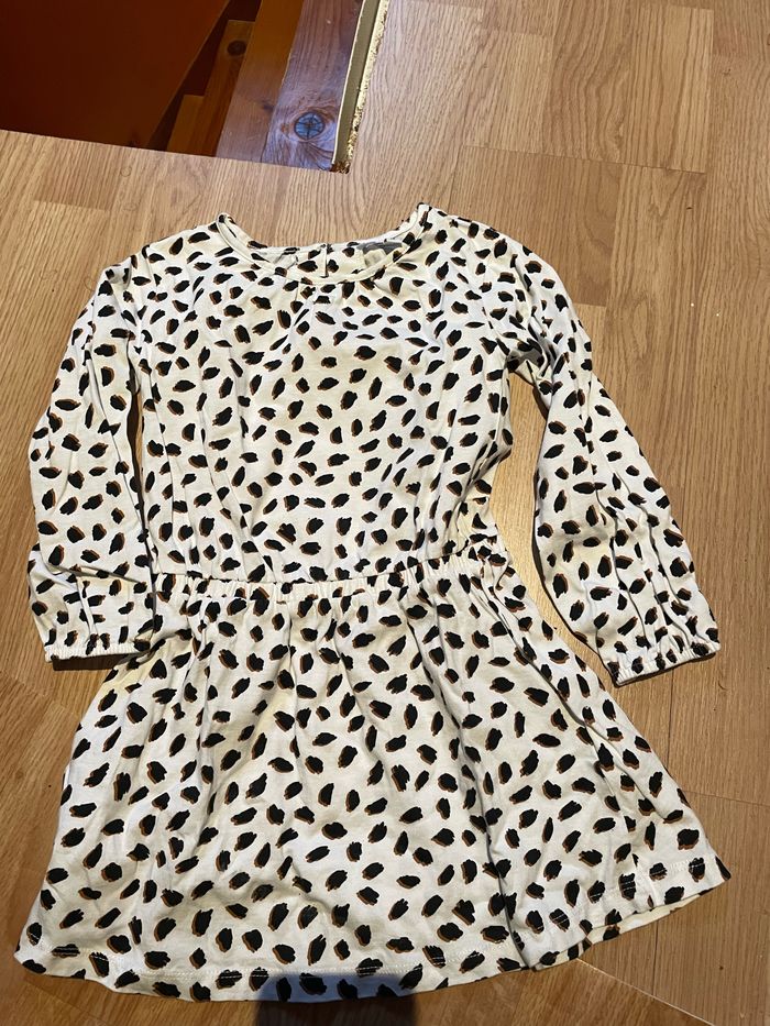 Robe taille 4 ans🌺🌺 - photo numéro 2