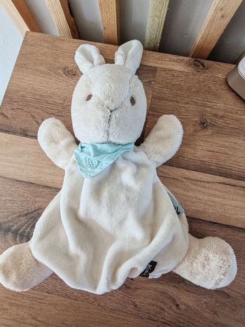 lapin kaloo blanc marionnette bandana bleu