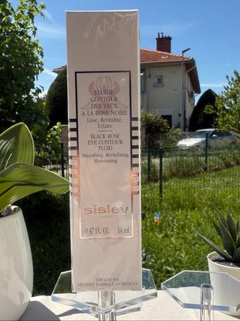 Sisley Paris – Contour des Yeux à la Rose Noire