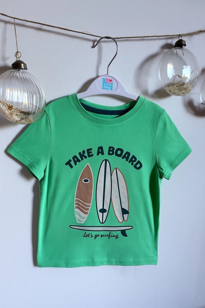 🌊 Tee-shirt vert thème surf - 6 ans - Kiabi 🌊