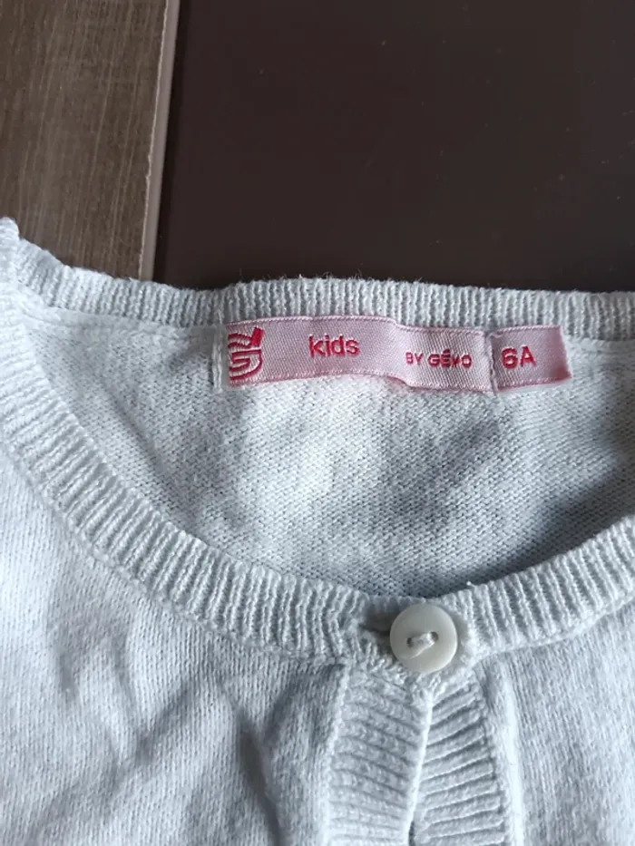 Gilet bouton fille 6 ans - photo numéro 2