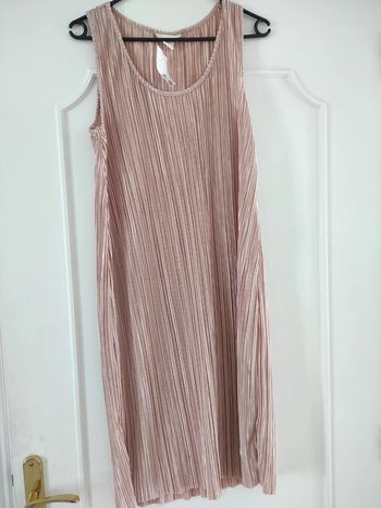 Robe mi-longue plissée rose gold h&m