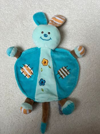 Doudou plat bleu Ajena lapin
