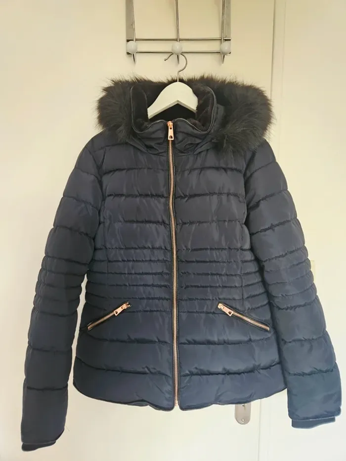 Doudoune courte cintrée à capuche bleu marine femme