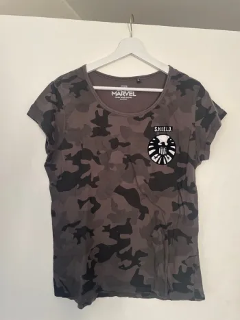 T-shirt Marvel XL
