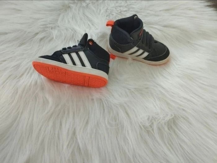 Basket adidas pointure 20 - photo numéro 2