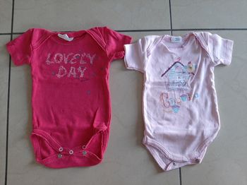Lot de 2 bodys fille 6 mois