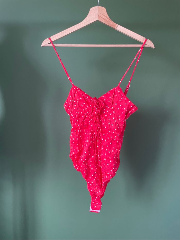 Body Zara rouge imprimé étoiles – Neuf avec étiquette - photo numéro 3