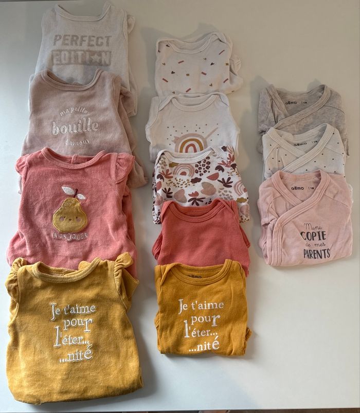 Lots pyjamas et bodys  Gémo hiver 1 mois