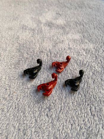 Lot de 4 scorpions lego noir et dark red