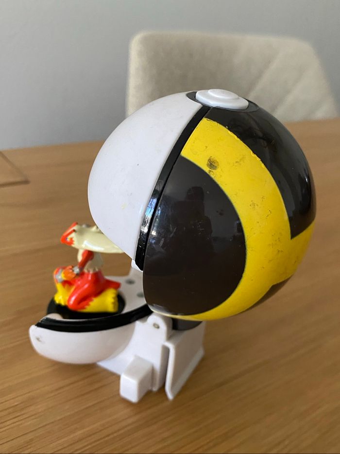Pokémon lançeur Pokeball + figurine extra bille - photo numéro 4