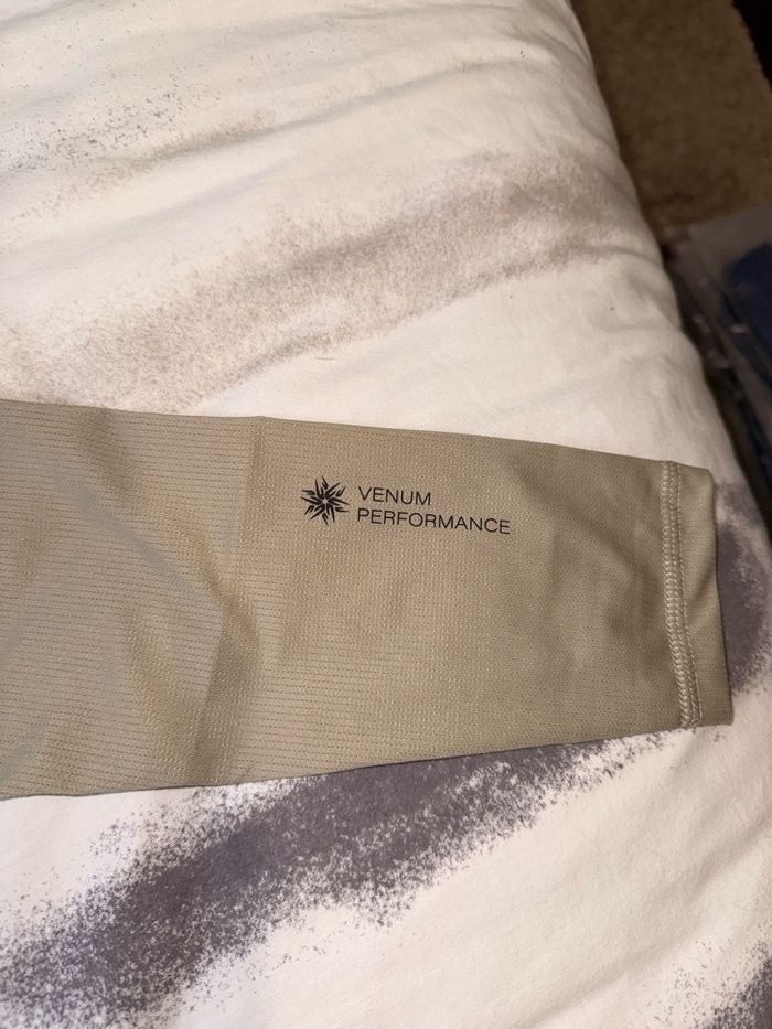 Ensemble Venum G-Fit Air L - Rashguard manches longues + Fightshort sable - Neuf - photo numéro 6