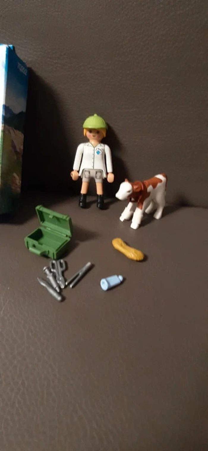 Playmobil special plus - vétérinaire et veau 70252 - photo numéro 2