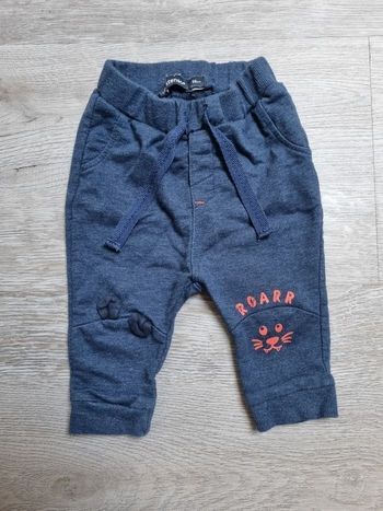 Pantalon bébé 6 mois bleu marine chiné motif lion Roarrr Tres Bonne Etat