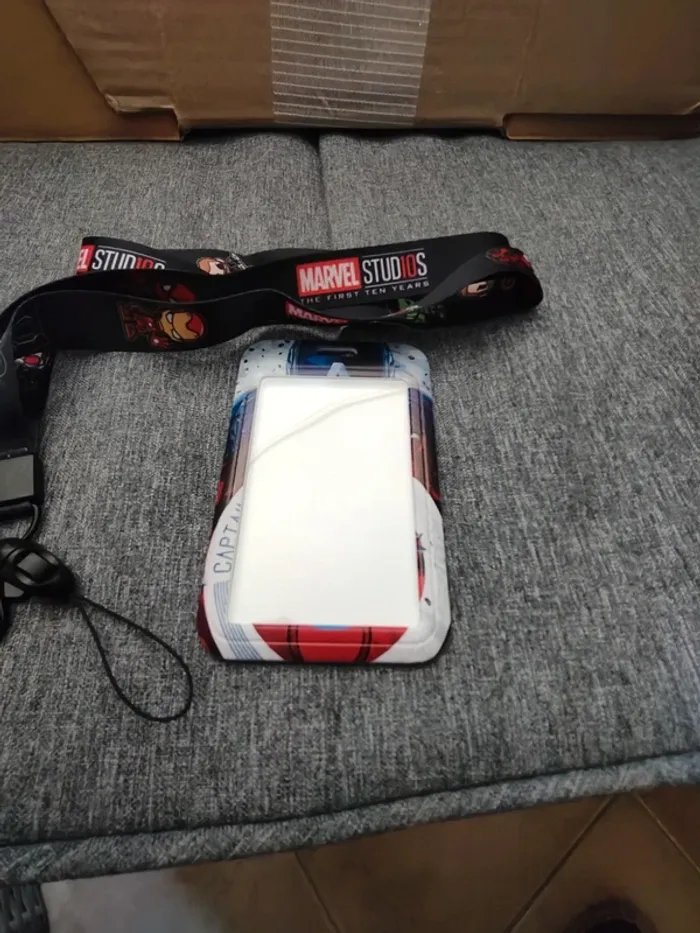 Porte carte d'identité Capitaine America Marvel avec lanière - photo numéro 3