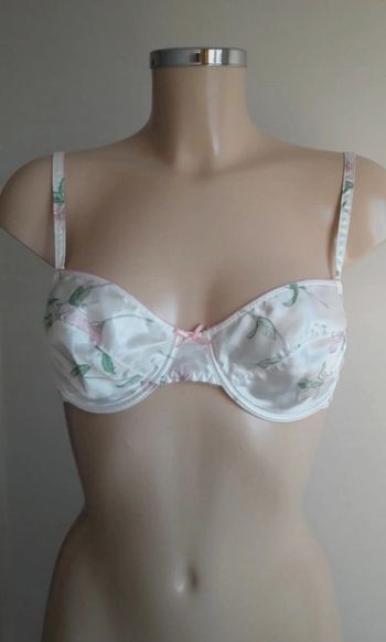 Soutien-gorge à armatures 95B BE 3€
