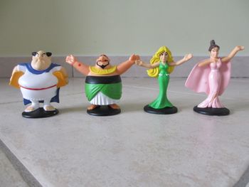 Lot de 4 figurines en plastique Astérix
