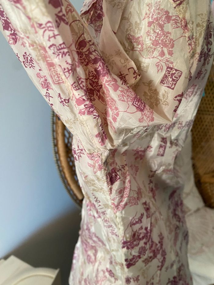 Chemise Mango taille XS/S crème avec motifs chinois fushia fleurs et inscriptions chinoises - photo numéro 11