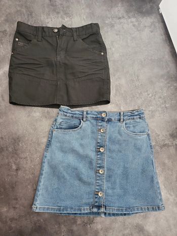 Lot 2 jupes fille 11-12 ans très bon état
