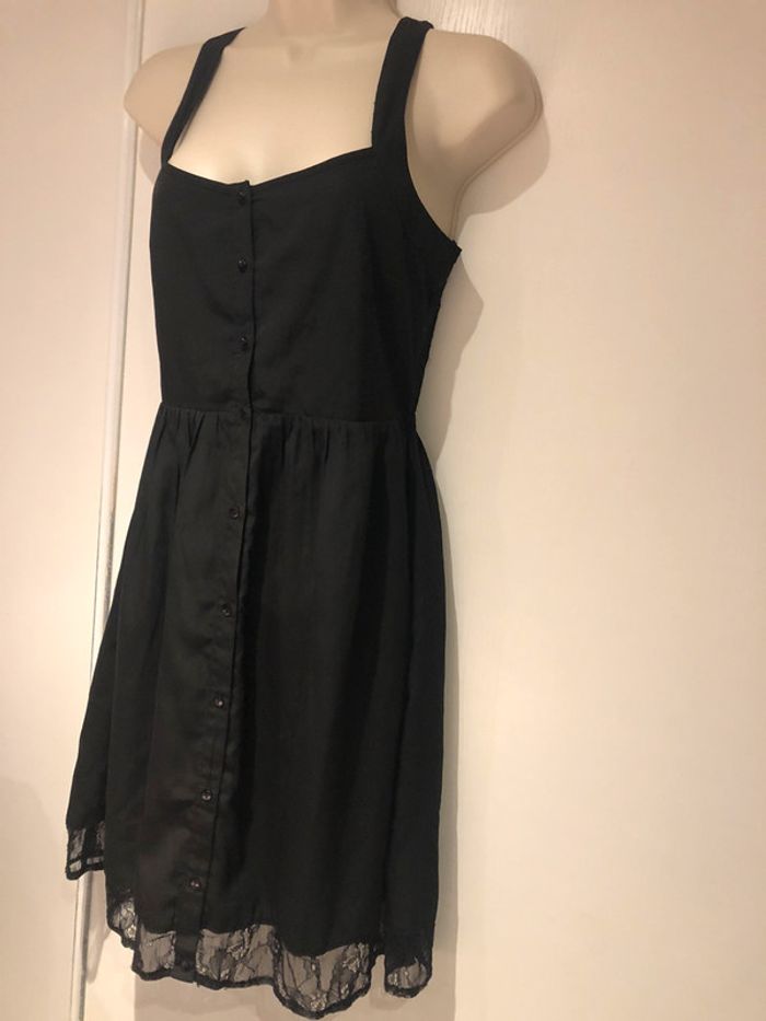 Petite robe noire Jennyfer dos en dentelle  taille 34 - photo numéro 15