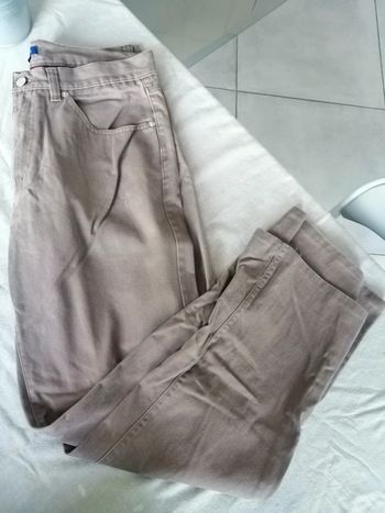 Jean beige taille 42