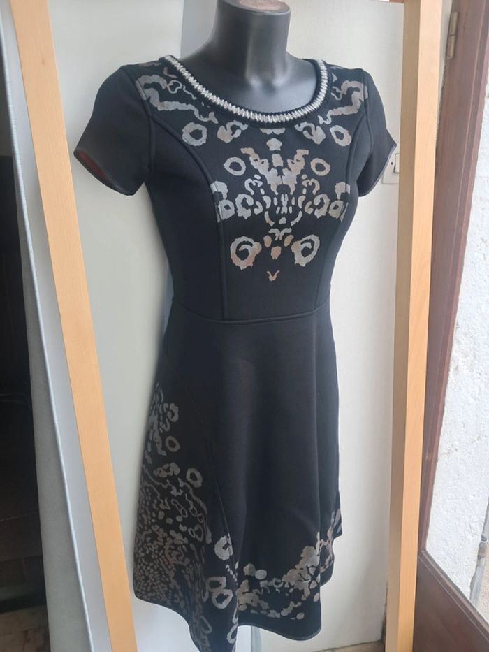 Save the Queen robe hiver T. 36/38 neuve