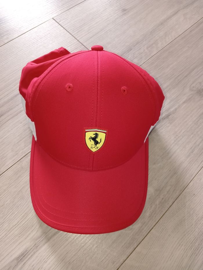 Casquette ferrari taille unique