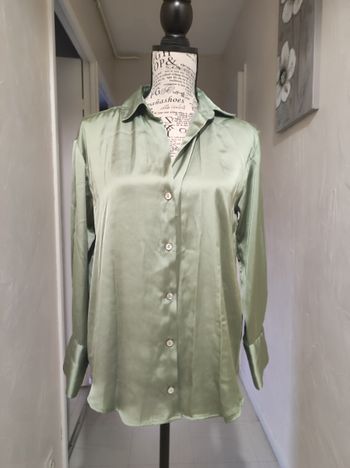 Chemisier satiné kaki clair Zara taille S-M