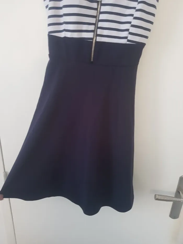 Robe Marine Taille M - photo numéro 4