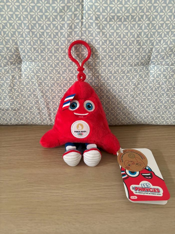 Peluche Porte-Clefs "La Phryge Olympique 10cm " JO Paris 2024