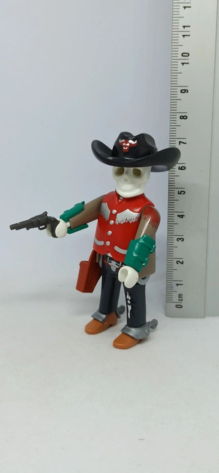 Squelette cowboy avec arme playmobil