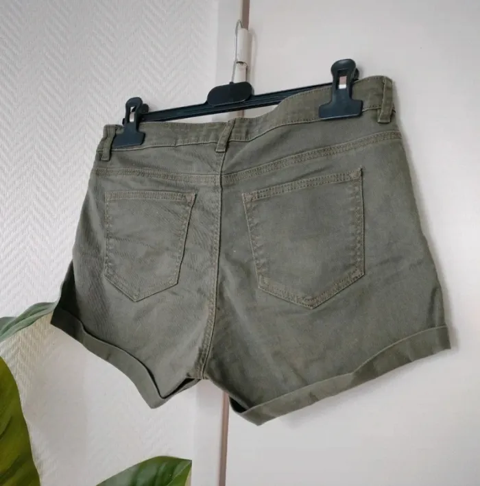 Short Kaki H&M taille XS - photo numéro 4