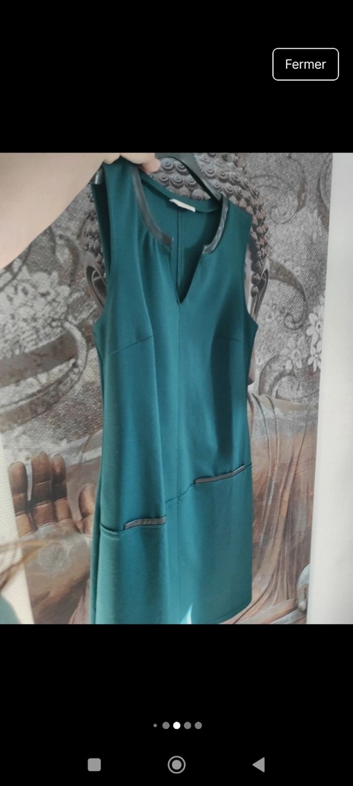 Robe neuve Camaïeu automne-hiver verte foncé et détails en simili - photo numéro 5