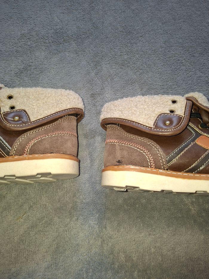 Chaussures montantes fourrées taille 33 NEUF - photo numéro 3