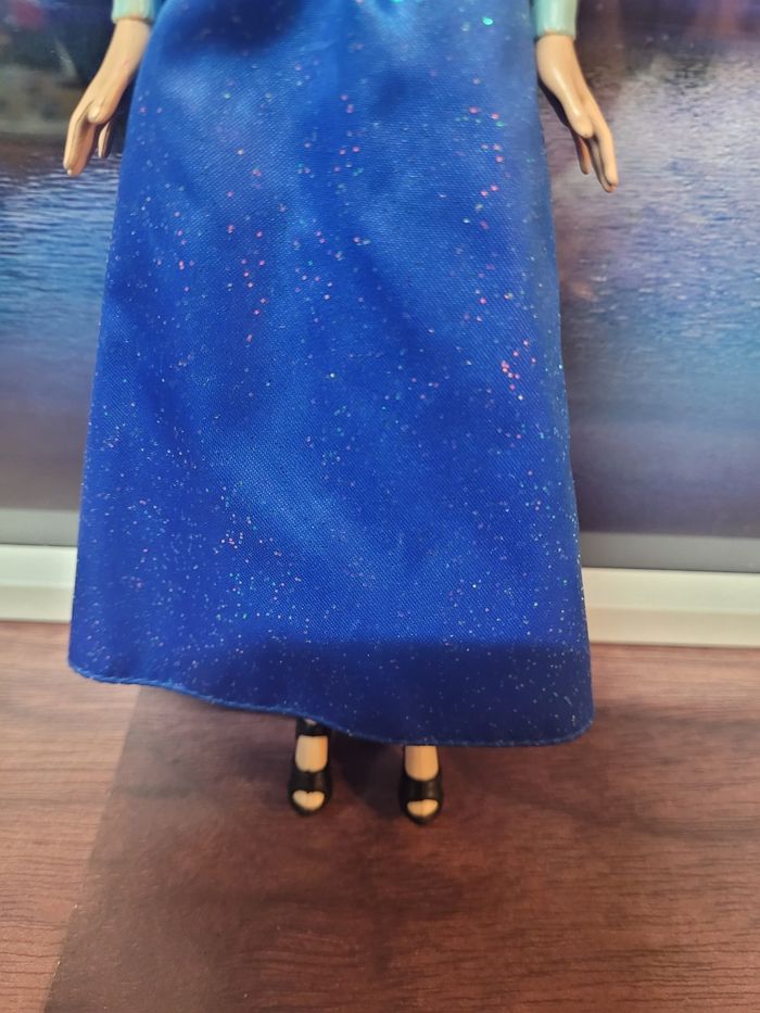 Poupée Disney princesse Anna dans la reine des neiges - photo numéro 5