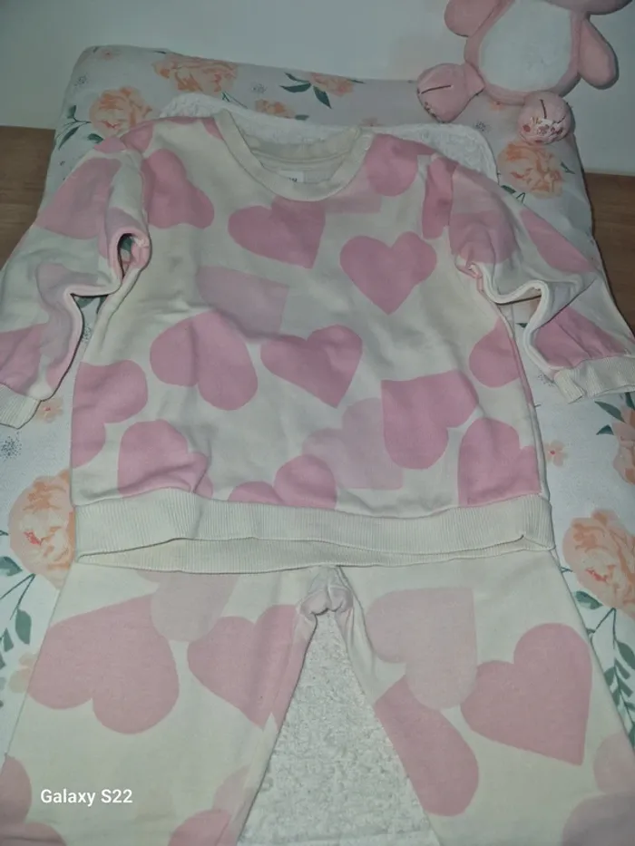 Ensemble cœur h&m 6-9 mois - photo numéro 2