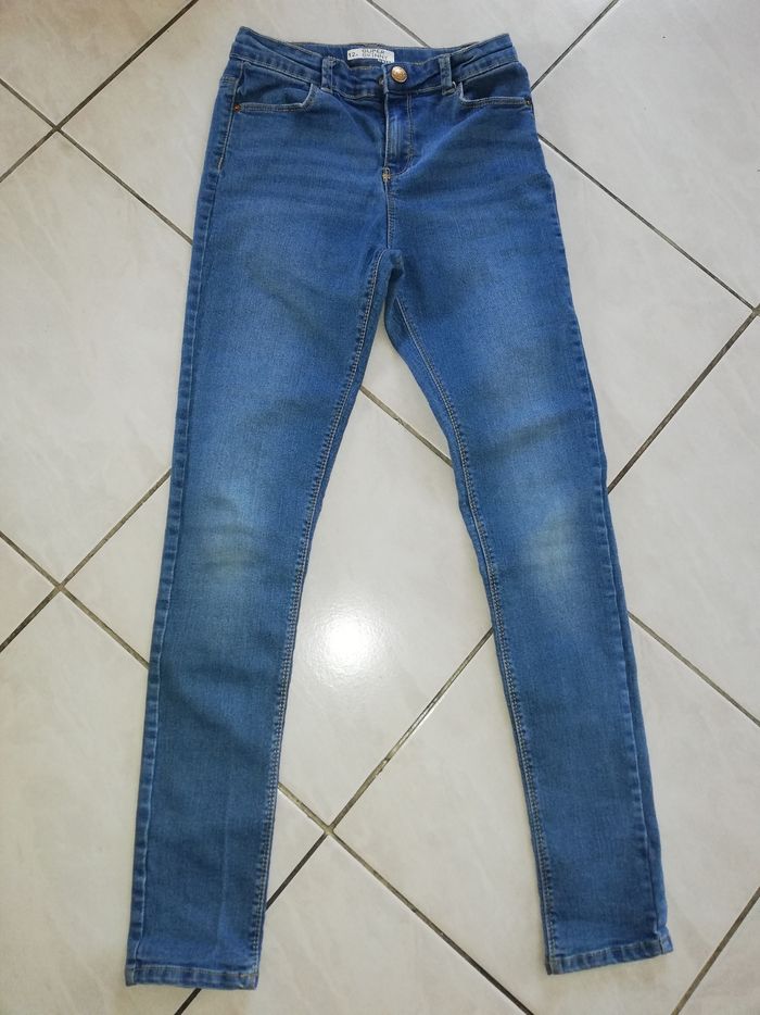 Tee-shirt + jean - photo numéro 3