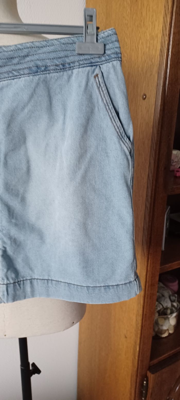 Très belle jupe jeans courte femme T 44 - photo numéro 4