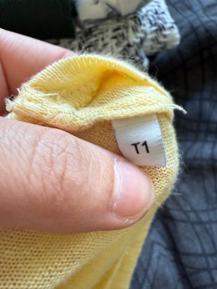 T-shirt manches courtes col V jaune NVY taille 36 S en lin - photo numéro 4