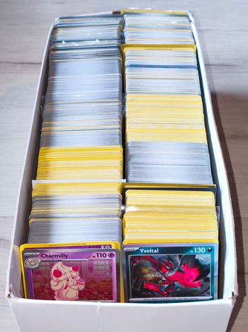 100 cartes Pokémon FR