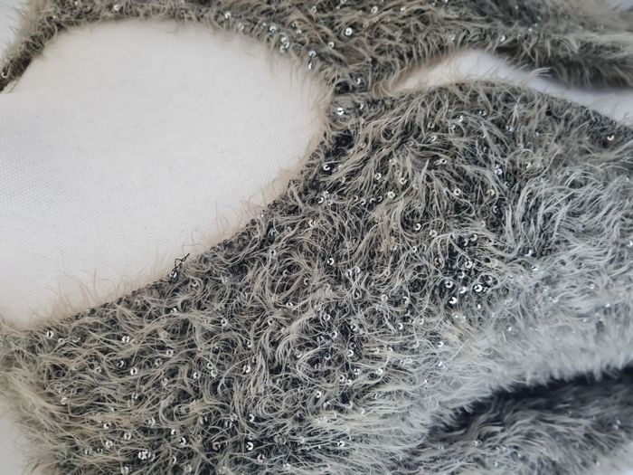 Gilet gris avec strass - photo numéro 2