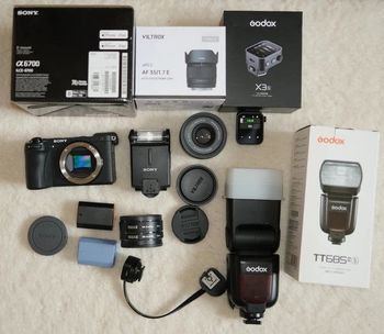Sony A6700 + Viltrox 1,7/35 mm + Godox TT685IIs/Trigger X3s + Sony HVL-F20 + ...