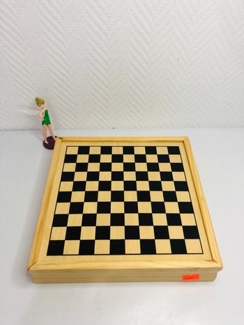 Multijeux ( jeu des petits chevaux, backgammon, dominos …)